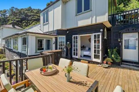 Lower Hutt Maison | Seaglass Cottage