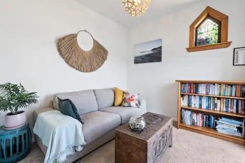 Lower Hutt Maison | Seaglass Cottage
