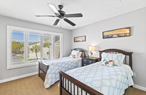Isle of Palms Appartement | Seagrove Villa 11C - Oceanfront View! Center of Resort!