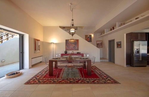 Katakali Villa | Sealicious Crystal Retreat - The Ultimate Getaway