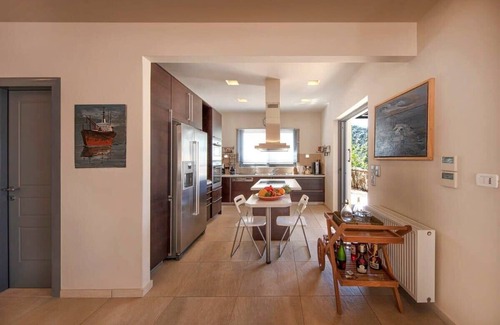 Katakali Villa | Sealicious Crystal Retreat - The Ultimate Getaway