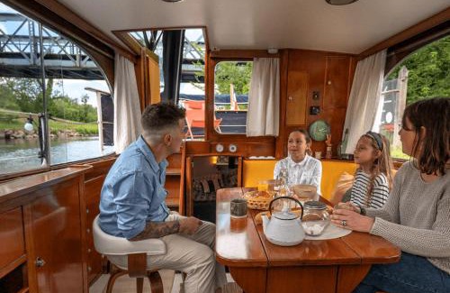 Eaucourt-sur-Somme Location De Bateaux | SEALOV Hébergements insolites- linge, ménage et vélos inclus