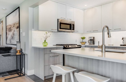 Brentwood Bay Appartement | Seas the Bay Oceanview Suite