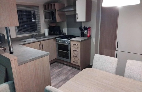 Ingoldmells Maison | Seascape - 2 bed caravan next to Fantasy Island Ingoldmells, dog friendly