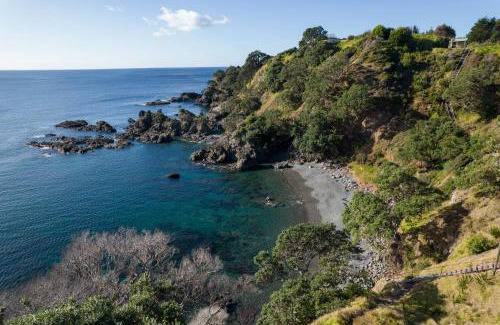 Mahinepua Maison | Seascape Cottage - Mahinepua Bay Clifftop Retreat