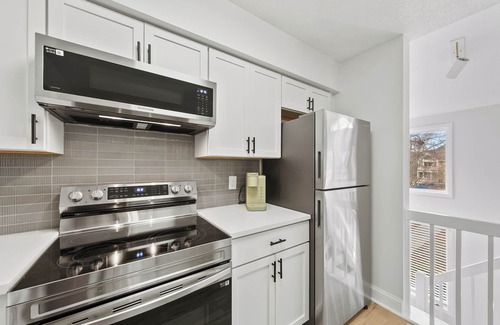 Heron Harbour Isle Copropriété | Seascape Escape: Newly Renovated 2BR/2BA, Multiple Pools & Quick Walk to Beach!
