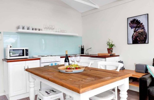 Hyams Beach Cottage | Seascape: Bright self contained studio across from Hyams Beach