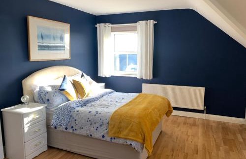Belmullet Maison | Seascape on the edge of town: 4 beds all ensuite.