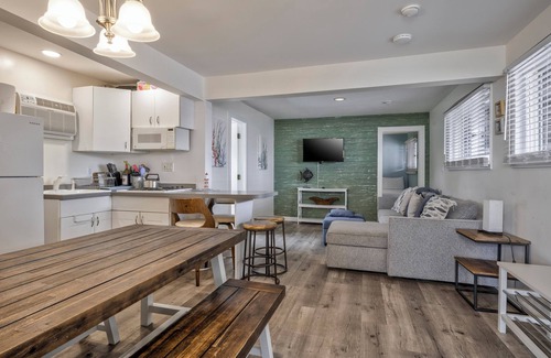 Ocean Bay Park Hôtel | Seashore Condo Hotel Two Bedroom Suite, Spacious Fire Island Escape, Near Ferry - With Bay Views and Steps from the Beach.
