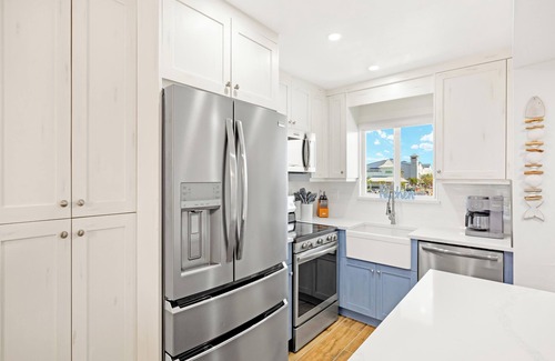 Mid Island Copropriété | Seaside 206 | Gulf-Front Condo w/ Views & Beach Access
