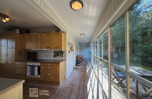 Kragero Cabine | Seaside cabin with boat and beach in Kragerø