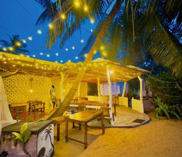 Pottuvil Division 2 Maison | seaside chill bay