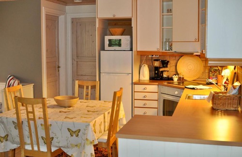 Tonsberg Appartement | Seaside Comfort with Terrace - Business and Leisure Friendly
