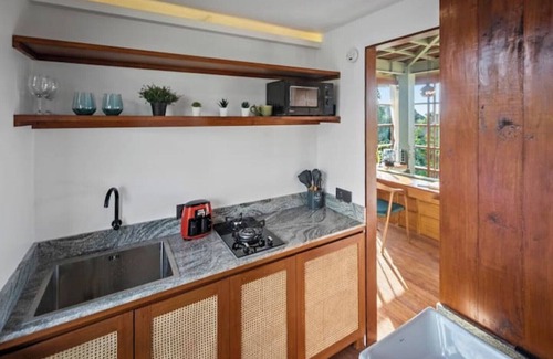 Dencarik Cabine | Seaside Designer Treehouse ~ Stunning Views ~ Pool