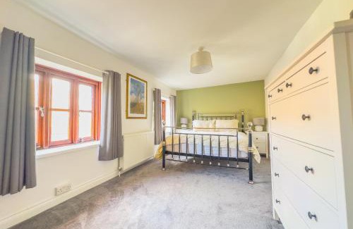 Kewstoke Maison | Seaside-Dog Friendly-Country Cottage-w log burner