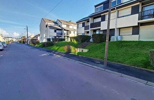 Courseulles-sur-Mer Appartement | Duplex 8 pers proche mer avec balcon, parking et équipements complets