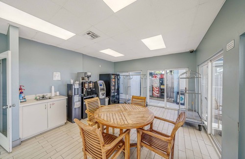 Panama City Beach Maison | Seaside Escape: Gorgeous Beachfront Home with Ocean Views