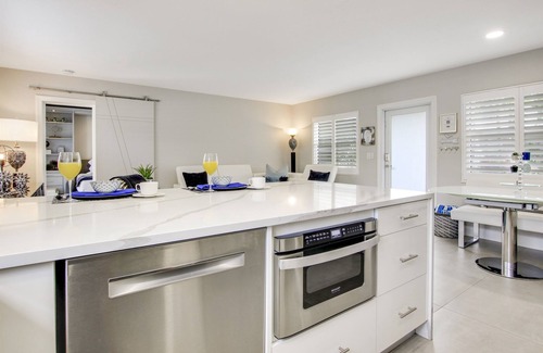 Delray Beach Copropriété | Nouvelle annonce !! Marchez jusqu'à la plage et Atlantic Ave! 100 $ de rabais
