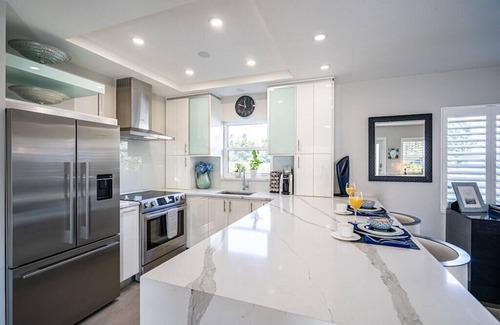 Delray Beach Copropriété | Nouvelle annonce !! Marchez jusqu'à la plage et Atlantic Ave! 100 $ de rabais