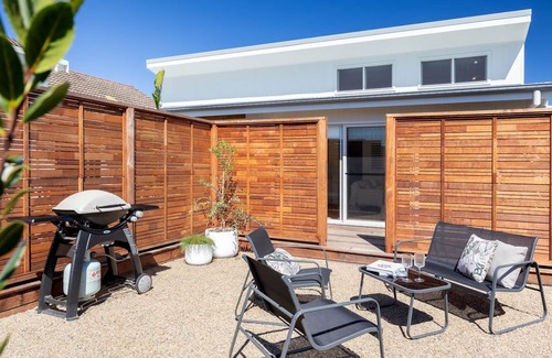 Dolphin Point Maison | Seaside Escape-Beachside Retreat