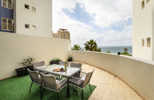 Netanya Appartement | Seaside Escape with Private Patio by Sea N Rent