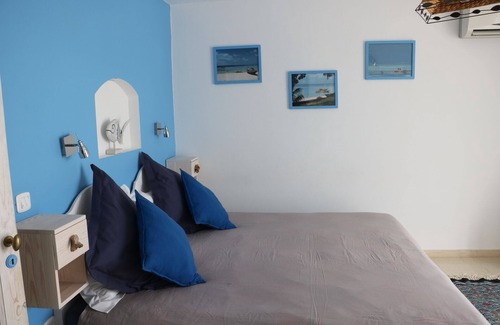 Tabarka Lit Et Petit-Déjeuner | MAISON D’HÔTES BORD DE MER AVEC VUE ÉPOUSTOUFLANTE, UNIQUE EN MÉDITERRANÉE