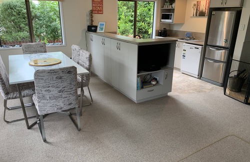 Okiwi Bay Maison | Seaside Holiday Haven