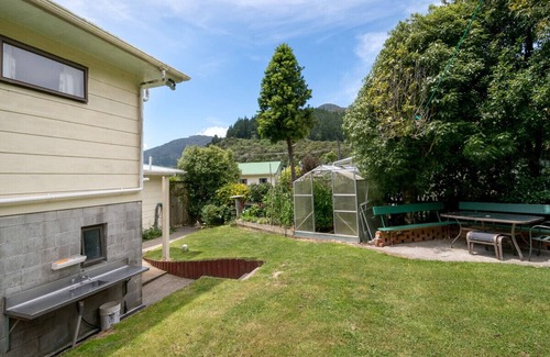 Okiwi Bay Maison | Seaside Holiday Haven