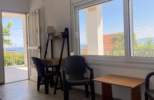 Asprovalta Maison | Seaside Holiday Home With Balcony