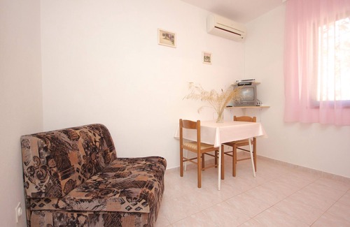 Cove Rogacic Maison | Maison de vacances près de la mer Baie Rogacic, Vis (K-8889)