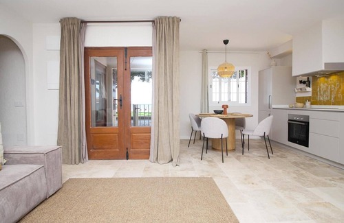 Playas del Palo Appartement | Seaside Home in El Palo, Malaga