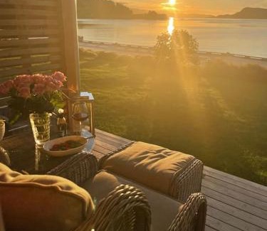 Buvika Maison | seaside house with stunning sunsets & sun all day Near Trondheim