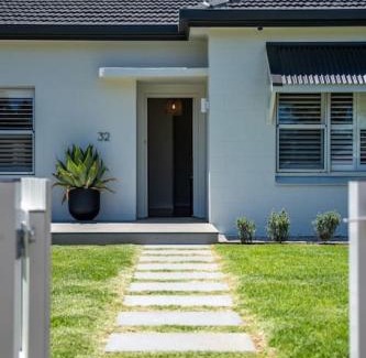Grange Maison | Seaside on Swan Laneway Retreat
