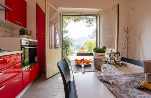 Patti Appartement | Résidence avec Vue sur les Îles Éoliennes – Piscine, Salle de Sport & WiFi