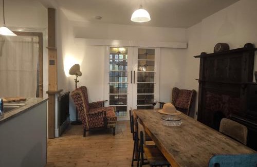 Aberystwyth Appartement | Seaside Retreat Guest Suite - Encil ger y môr