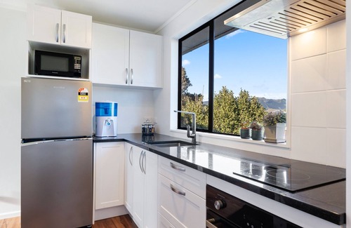 Te Horo Beach Maison | Seaside Sensation - Te Horo Beach Holiday Home