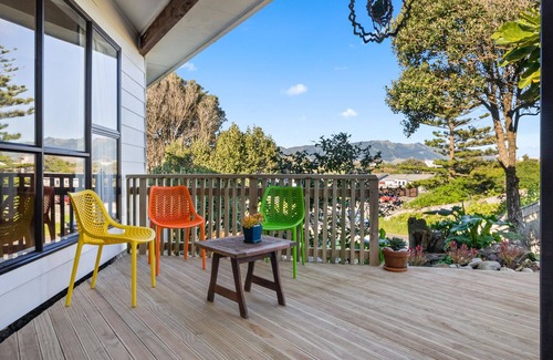 Te Horo Beach Maison | Seaside Sensation - Te Horo Beach Holiday Home