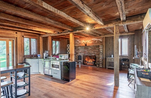 East Norwalk Cottage | Seaside Serenity: 2B 1B, Patio,Near Beach