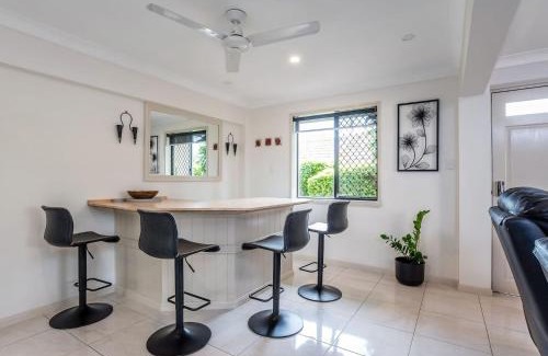 Wynnum Maison | Seaside Serenity at Plumeria Place