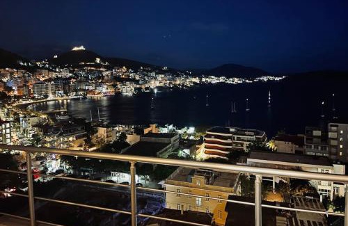 Qender Appartement | Seaside Serenity! FREE PARKING!