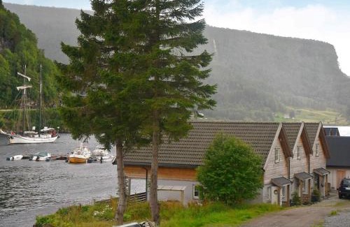 Leirvik Maison | Seaside Serenity in Leirvik-By Traum