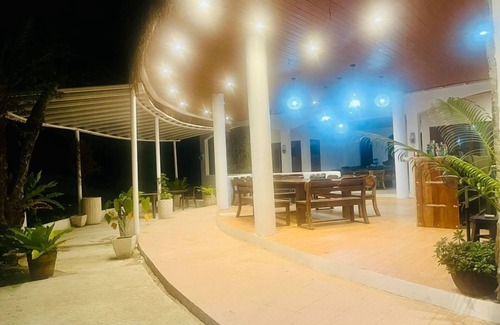Sipalay Appartement | Seaside Serenity: Sipalay Studio Escape