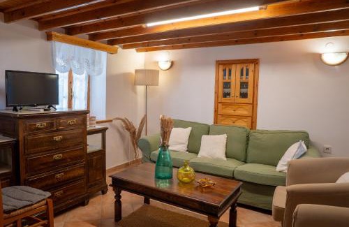 Skala Eresou Maison | Seaside Summer House, Cozy Yard
