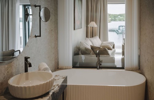 Ekero Hôtel | Season Hotel