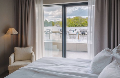Ekero Hôtel | Season Hotel