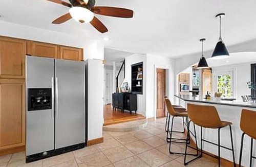 Skaneateles Maison | Seasonally Bustling house in the village of Skaneateles next to the lake