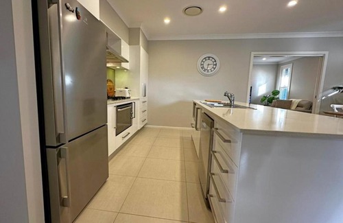 Caves Beach Maison | Seaspray - Beach and Pool access