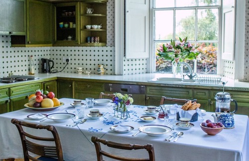 Glenisla Appartement | Seasyde House - The Admiral Duncan Room