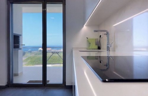 Praia de Santa Cruz Appartement | Seaview 1-Bedroom Apartment Walk to Beach & Restaurants, Sta Cruz Torres Vedras
