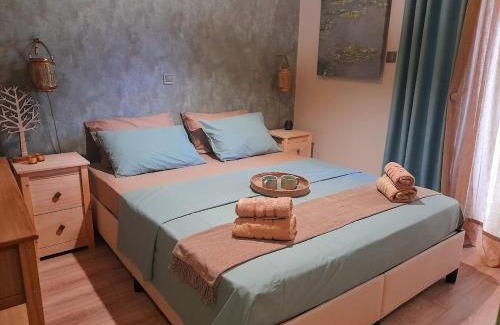 Sarakiniko Appartement | SeaView Backyard
